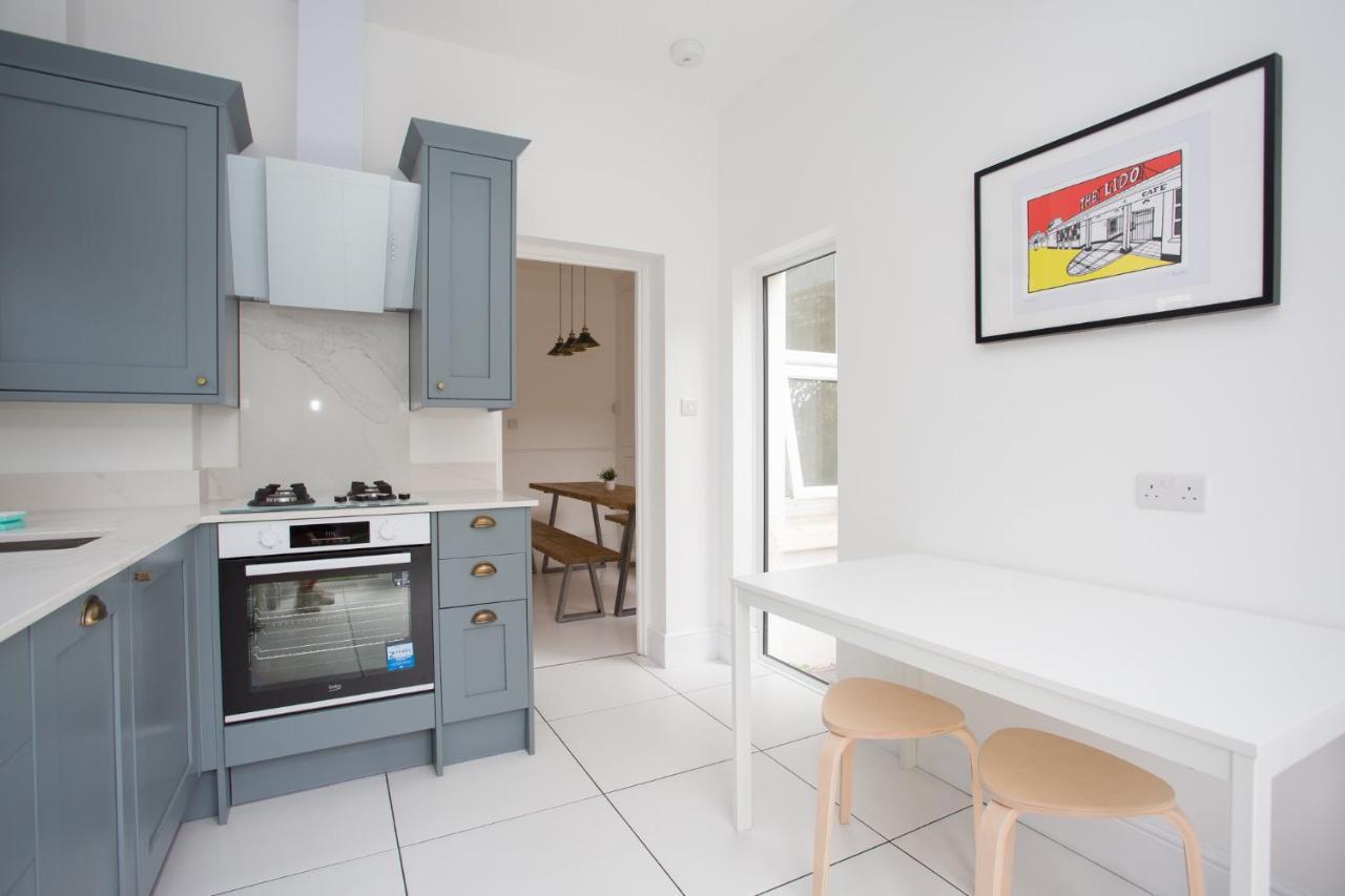 Elegant York House - On A Beach Road, Sleeps 12, With Sea Views Worthing Dış mekan fotoğraf