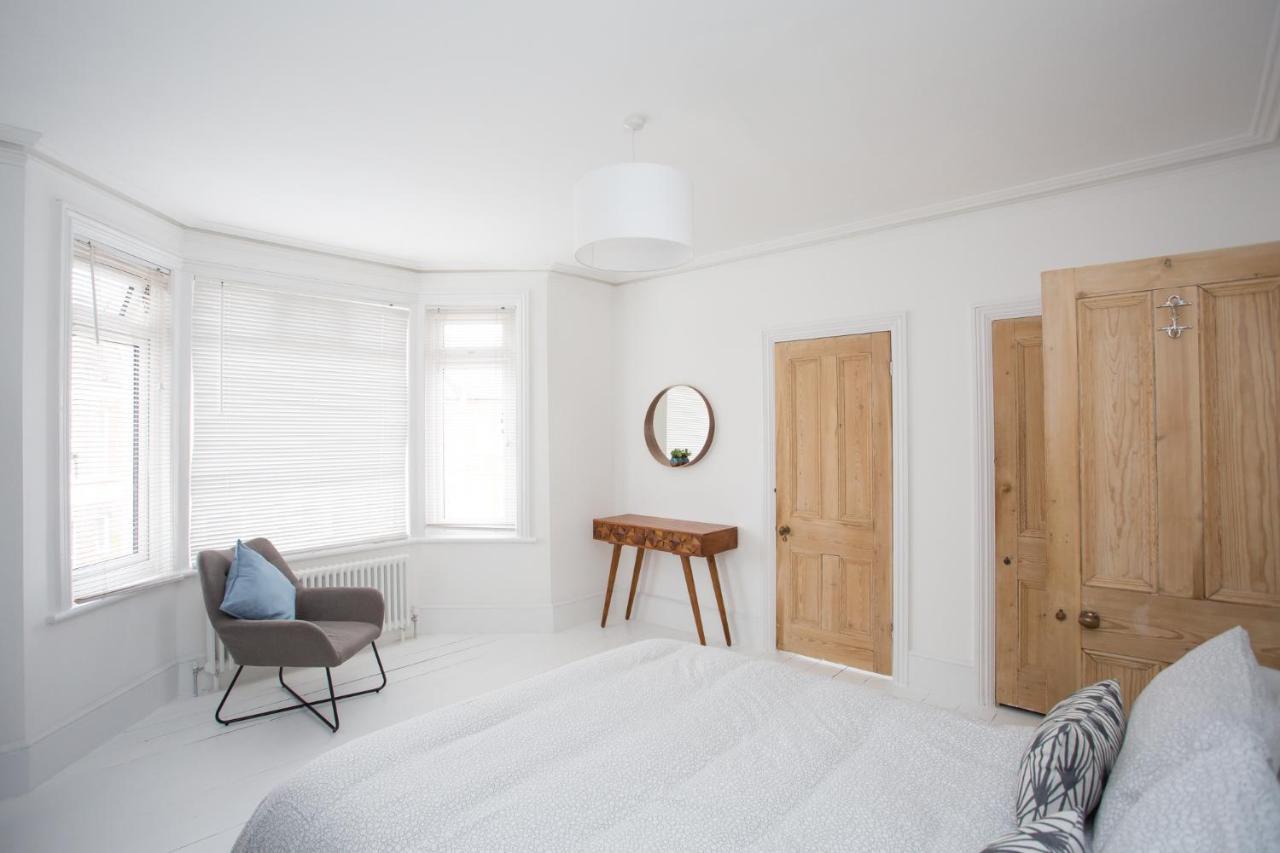 Elegant York House - On A Beach Road, Sleeps 12, With Sea Views Worthing Dış mekan fotoğraf