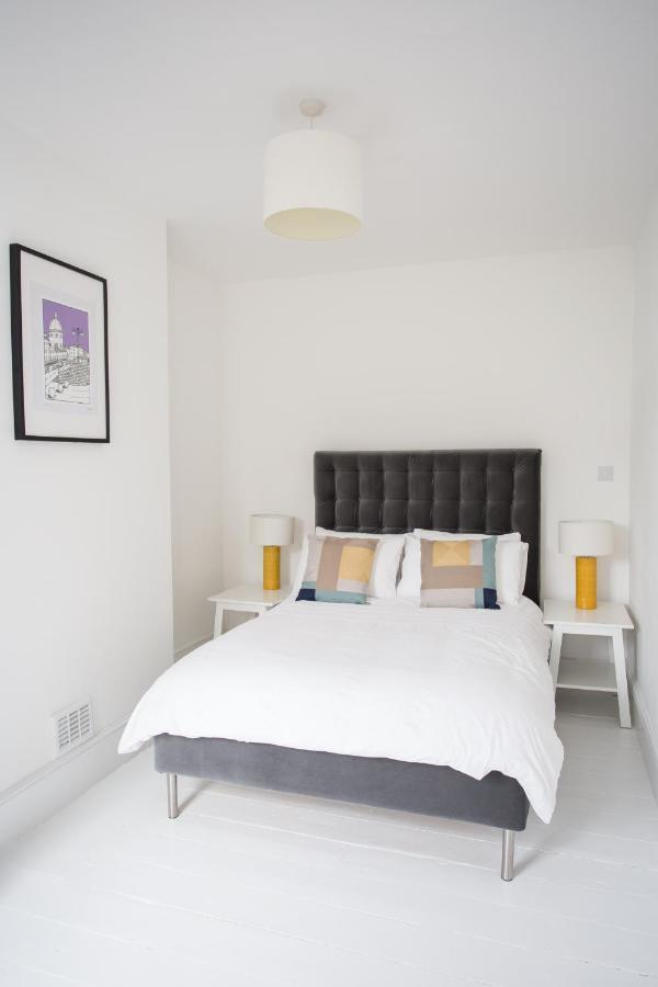 Elegant York House - On A Beach Road, Sleeps 12, With Sea Views Worthing Dış mekan fotoğraf