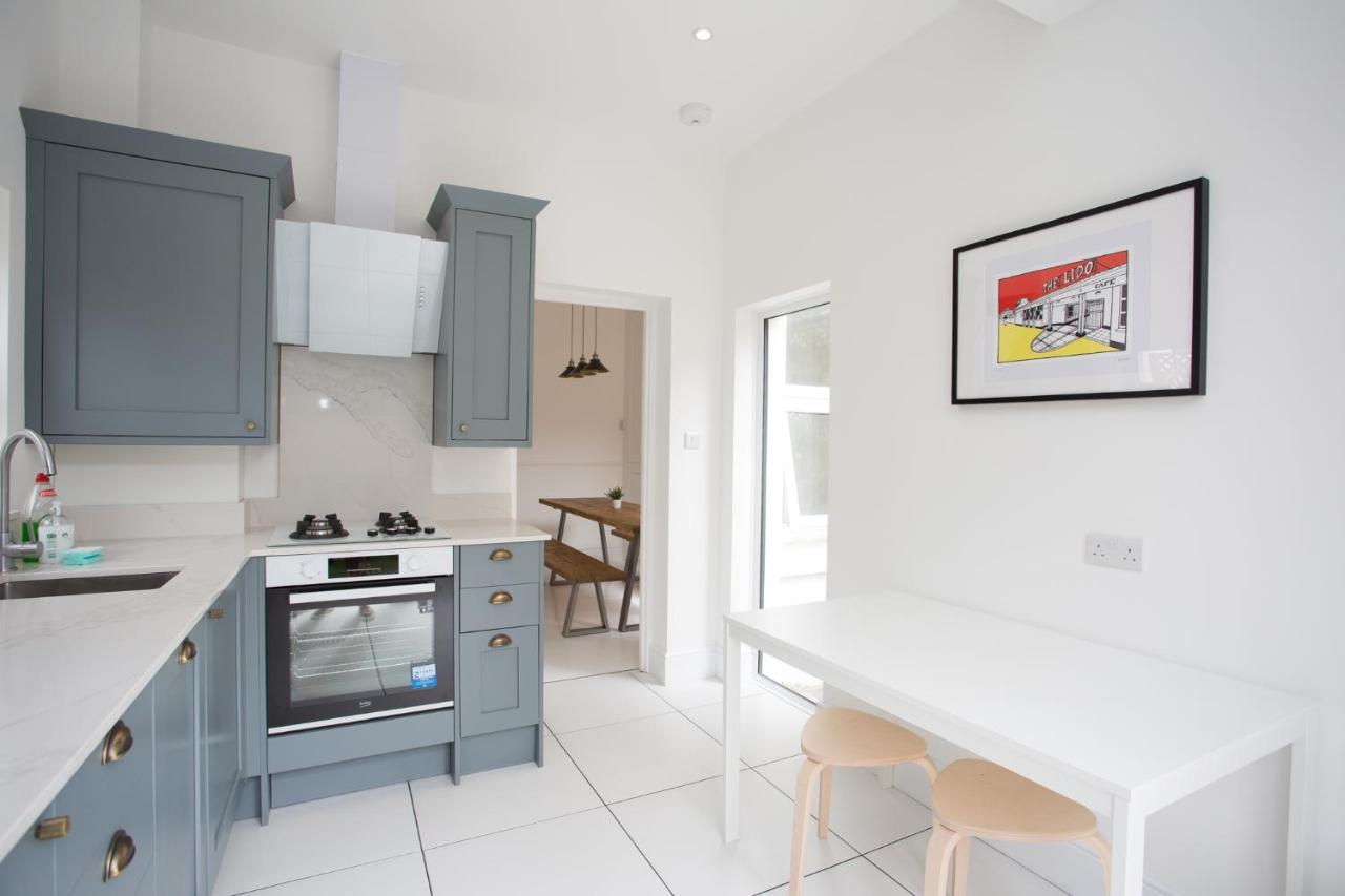 Elegant York House - On A Beach Road, Sleeps 12, With Sea Views Worthing Dış mekan fotoğraf