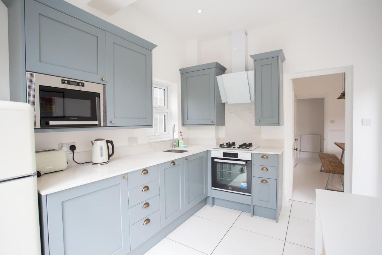 Elegant York House - On A Beach Road, Sleeps 12, With Sea Views Worthing Dış mekan fotoğraf
