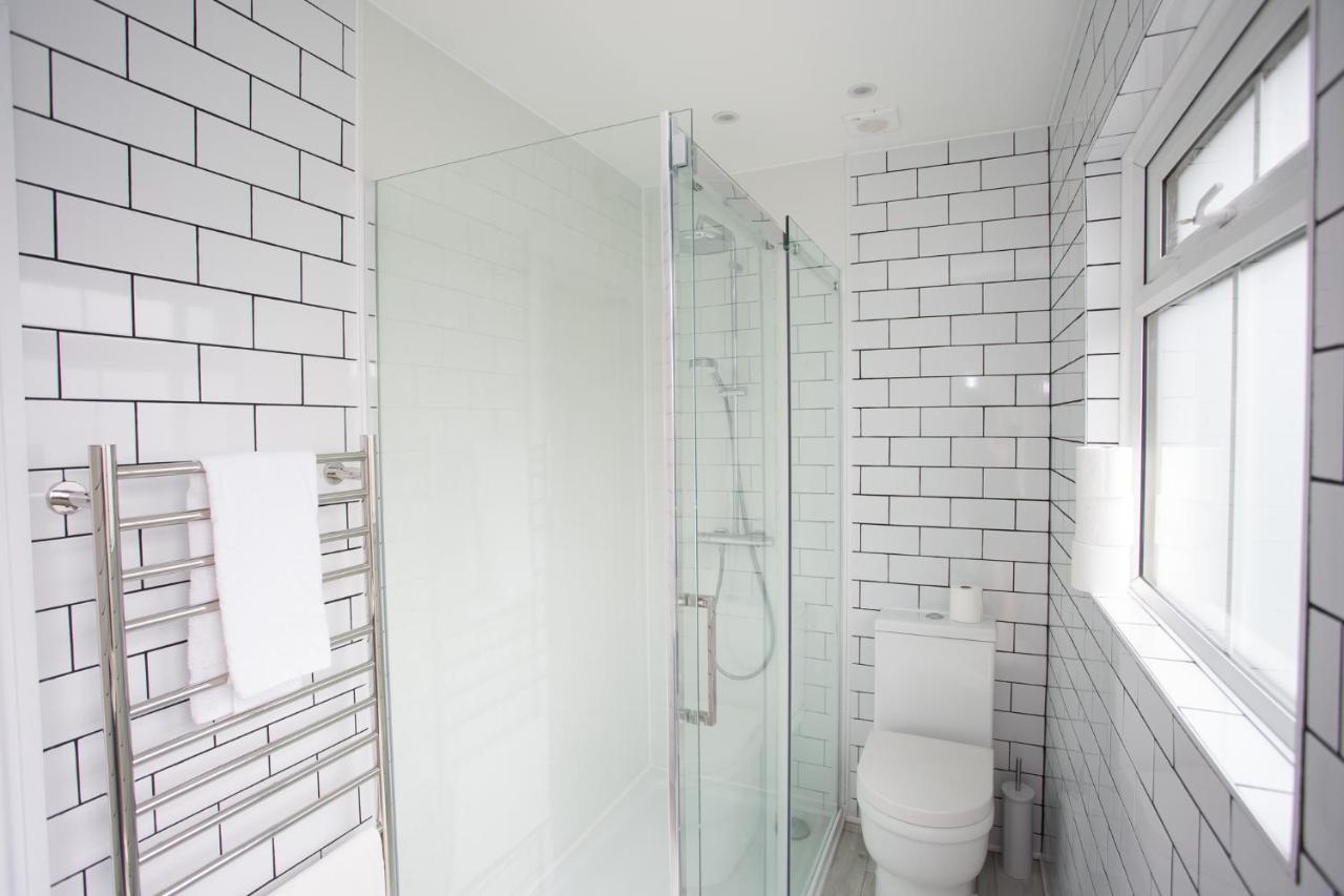 Elegant York House - On A Beach Road, Sleeps 12, With Sea Views Worthing Dış mekan fotoğraf